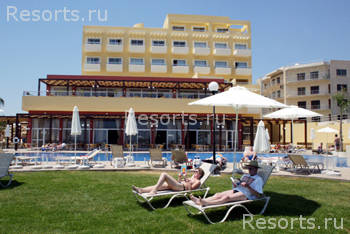 Kouzalis Beach Hotel 9